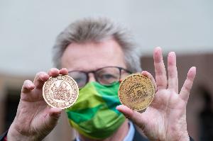 Israelitische Gemeinde Freiburg:  zwei Medaillen anlässlich der Jubiläen